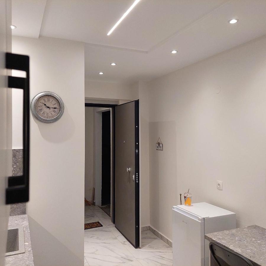 Budget Apartment To The Center 1 Tesalonika Bagian luar foto