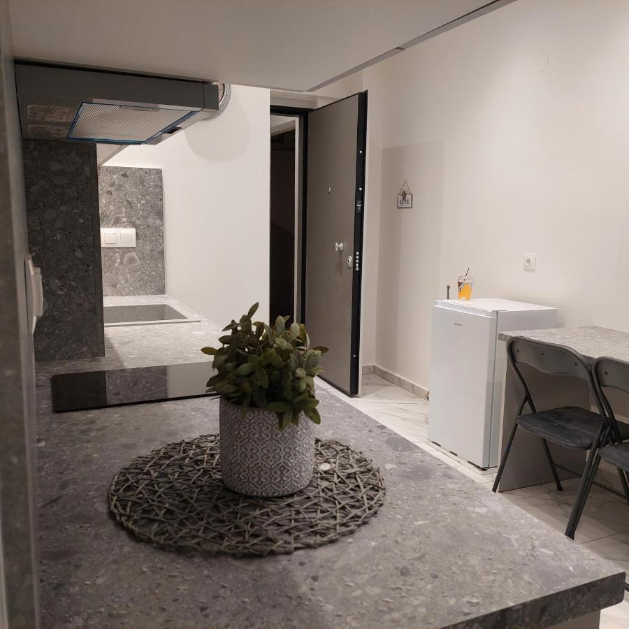 Budget Apartment To The Center 1 Tesalonika Bagian luar foto